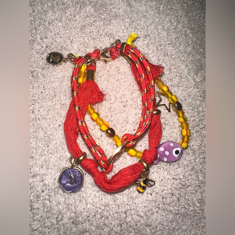 NWOT FREE PEOPLE + Ariana Ost
Alina Charm Bracelet - Red